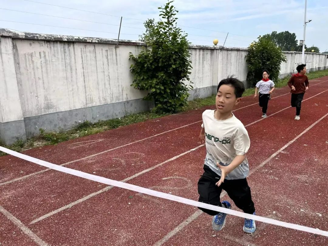 【耕读•体育】三渣小学2024阳光体育艺术节田径运动会 第23张