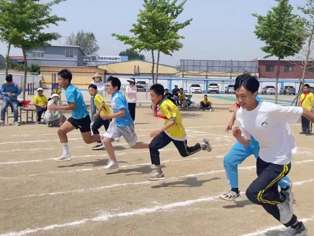 曹庄小学召开第五届阳光体育运动会----“健康育人 趣享运动” 第69张