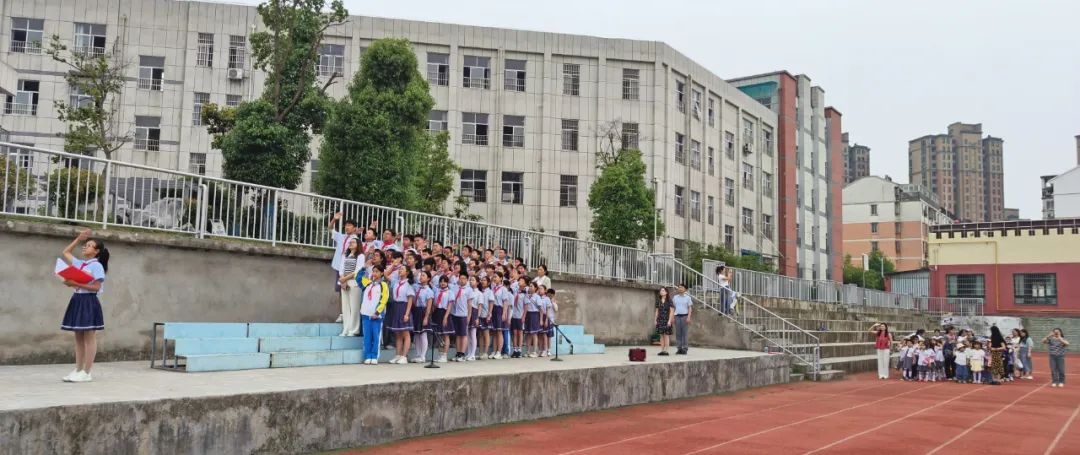 【雏鹰展翅】永明小学、齐山小学第十三周升旗仪式 第9张