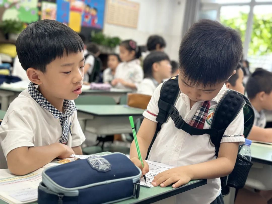 【奇乐睿幼儿园】——“初探小学·礼遇成长”大班组参观小学活动 第61张