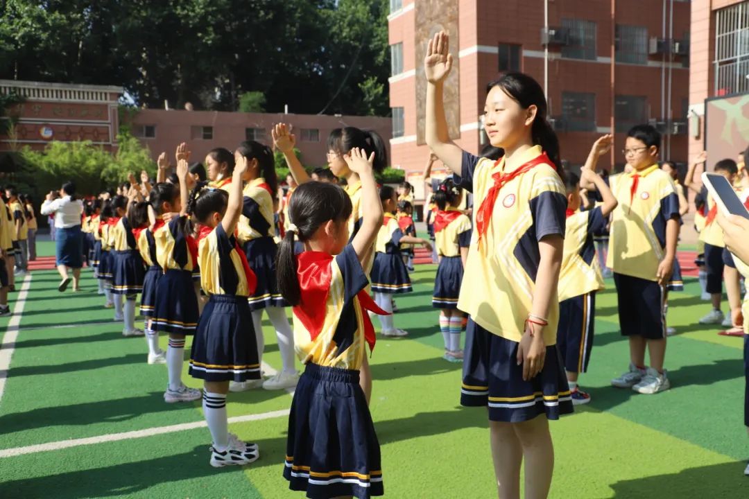 校园动态|红领巾爱祖国——莲湖区龙首村小学举行一年级入队仪式 第12张