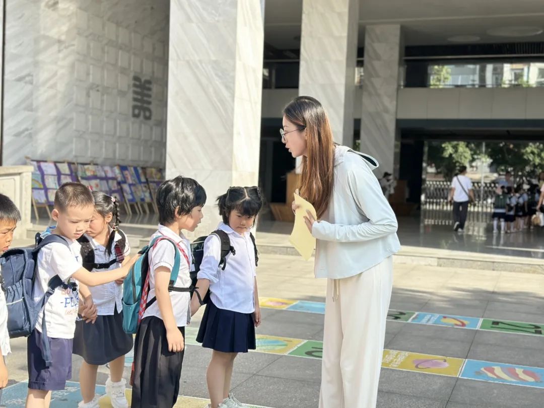 【奇乐睿幼儿园】——“初探小学·礼遇成长”大班组参观小学活动 第36张