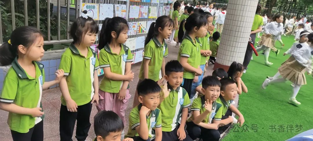 参观小学初体验,幼小衔接零距离——嵩南幼儿园大班幼儿走进电报路教育集团何其芳小学 第9张