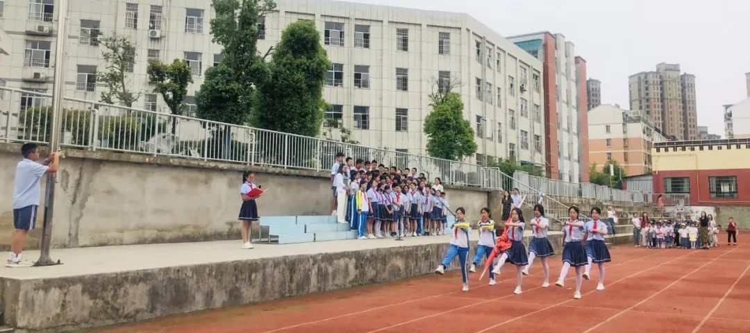 【雏鹰展翅】永明小学、齐山小学第十三周升旗仪式 第7张