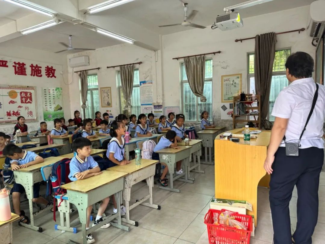 初探小学  礼遇成长——光坡镇中心幼儿园幼小衔接系列活动(二)之参观小学 第64张