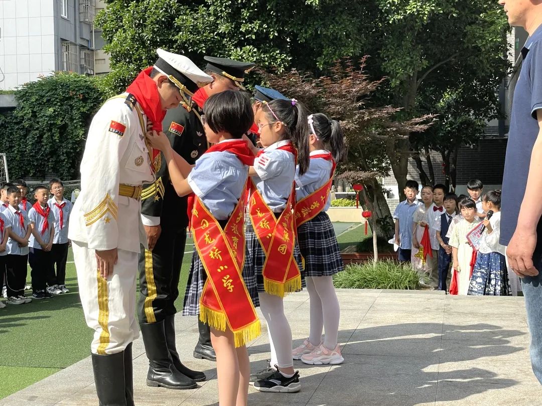 【回声嘹亮·德育】南京市回龙桥小学举行第八届绿色国防节开幕式 第11张