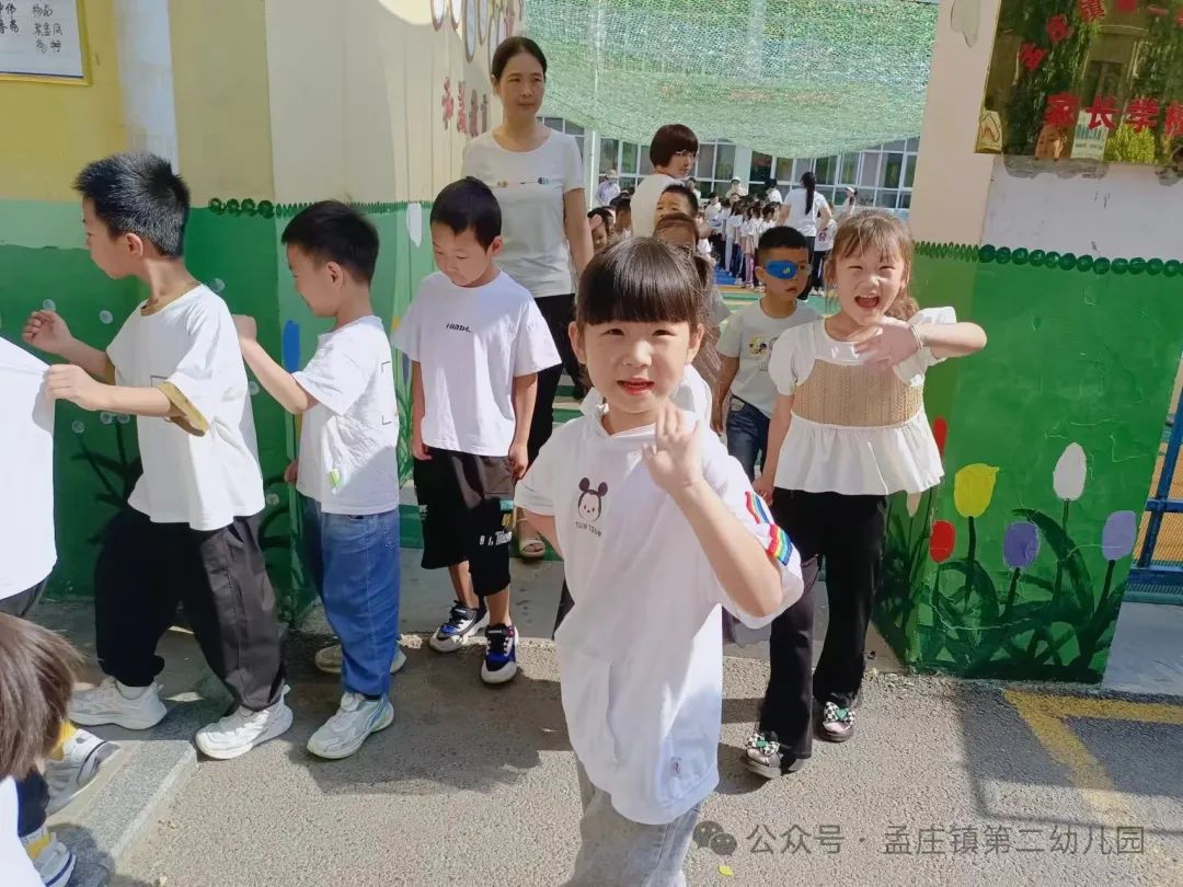 【幼小衔接】小学初体验 衔接促成长 ---新郑市孟庄镇第二幼儿园幼小衔接之大班幼儿参观小学活动 第7张