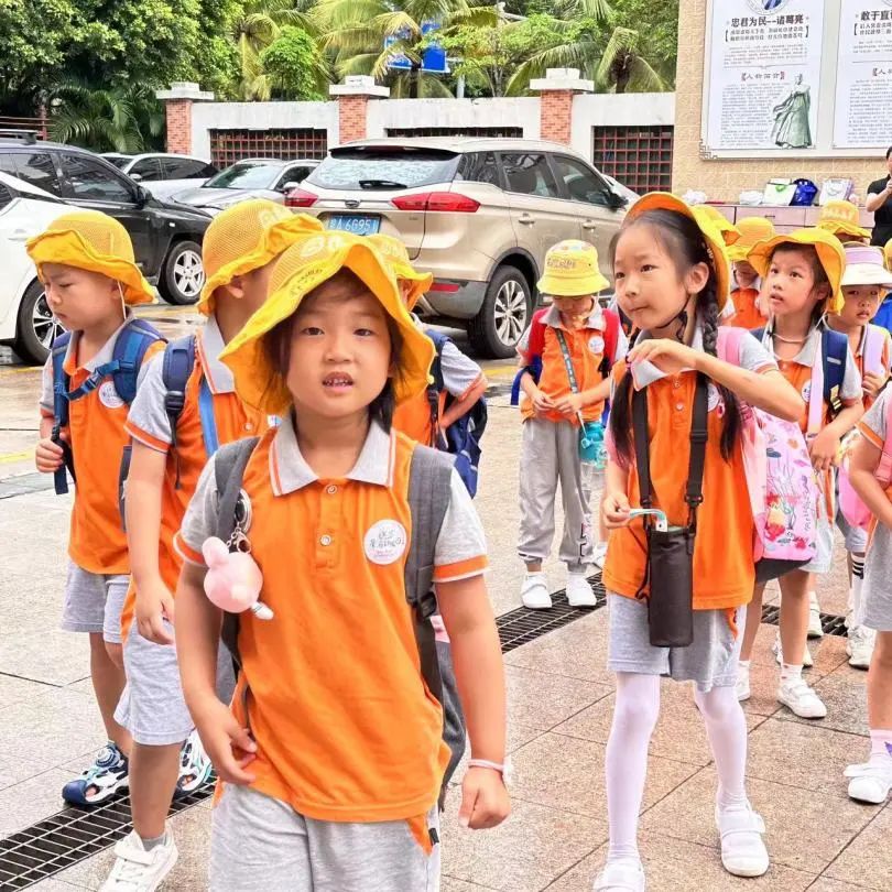 探秘小学 筑梦成长——海口市秀英区星河幼儿园大班幼儿参观小学活动 第22张