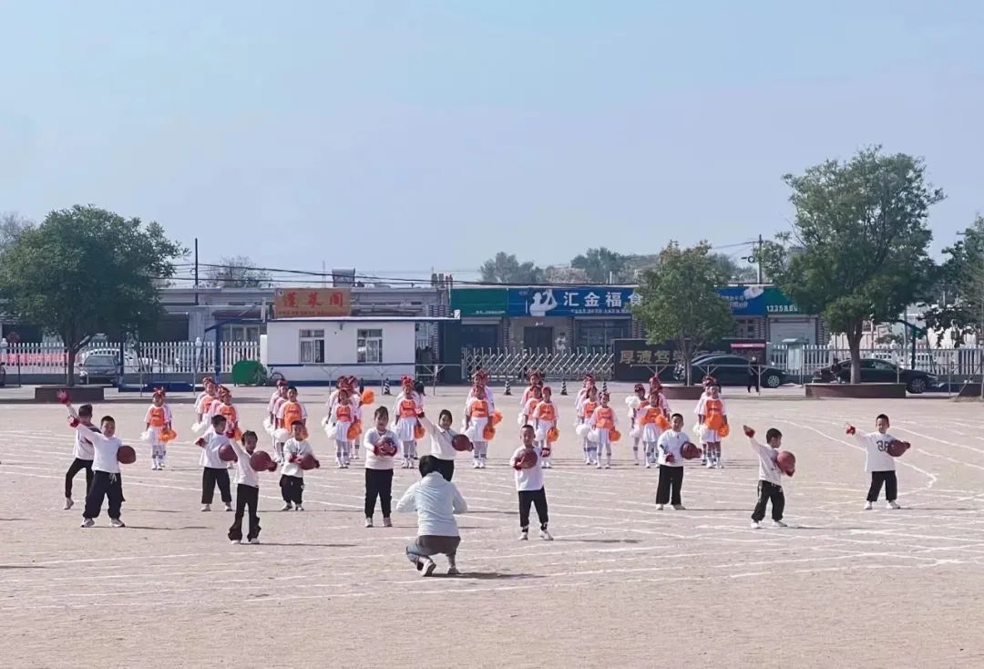 曹庄小学召开第五届阳光体育运动会----“健康育人 趣享运动” 第51张