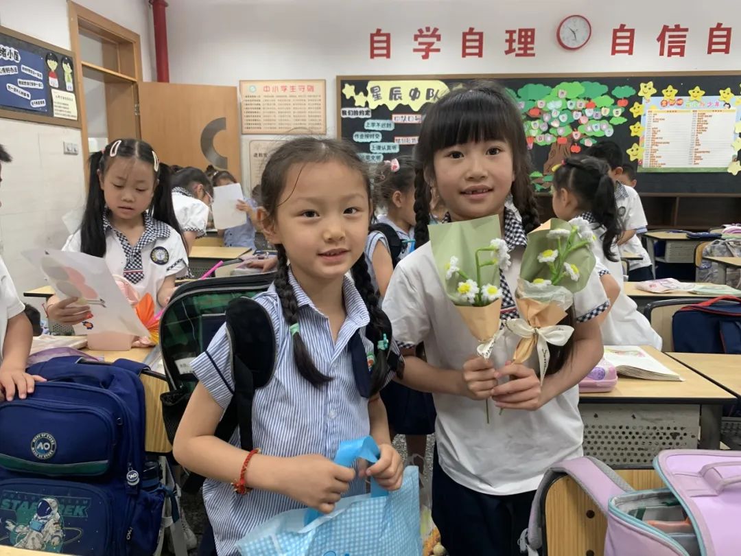 【奇乐睿幼儿园】——“初探小学·礼遇成长”大班组参观小学活动 第73张