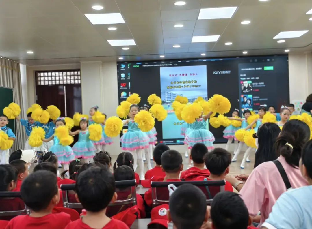 初遇小学,筑梦成长—罗山县幼儿园参观回民小学活动 第23张