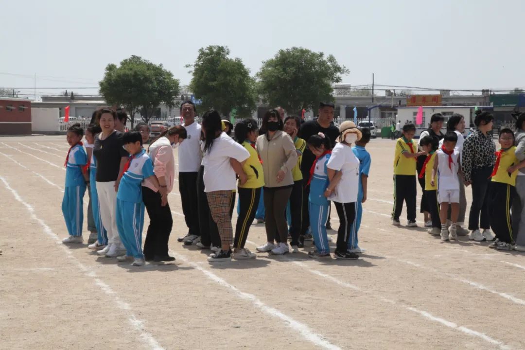 曹庄小学召开第五届阳光体育运动会----“健康育人 趣享运动” 第123张