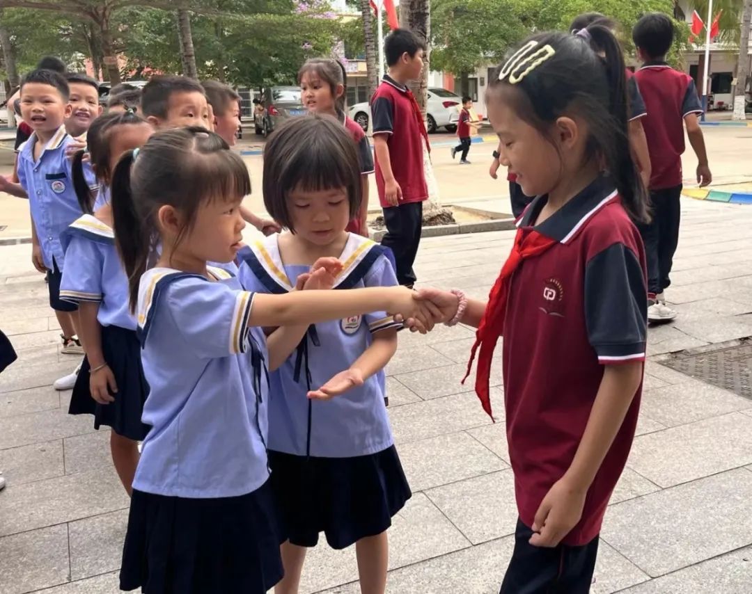 初探小学  礼遇成长——光坡镇中心幼儿园幼小衔接系列活动(二)之参观小学 第37张