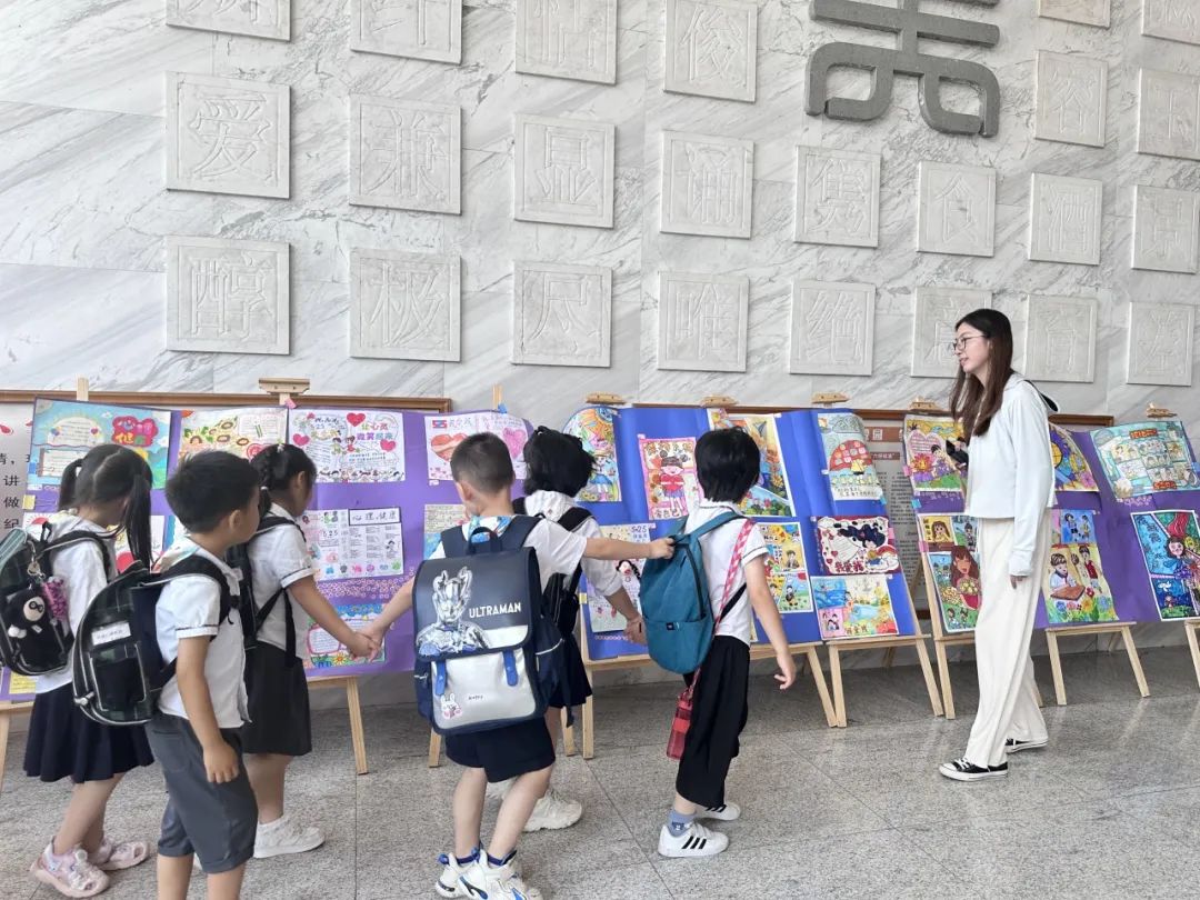 【奇乐睿幼儿园】——“初探小学·礼遇成长”大班组参观小学活动 第54张