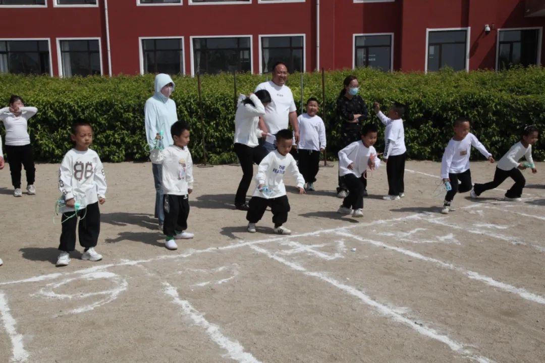 曹庄小学召开第五届阳光体育运动会----“健康育人 趣享运动” 第117张