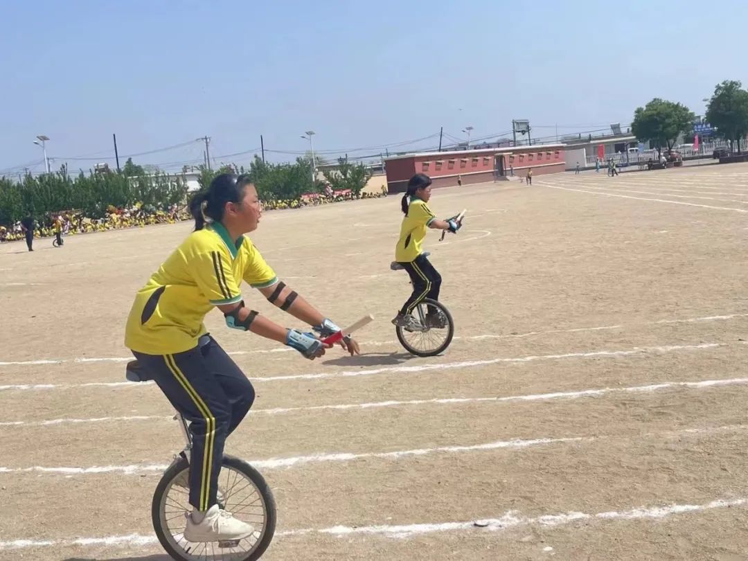 曹庄小学召开第五届阳光体育运动会----“健康育人 趣享运动” 第83张