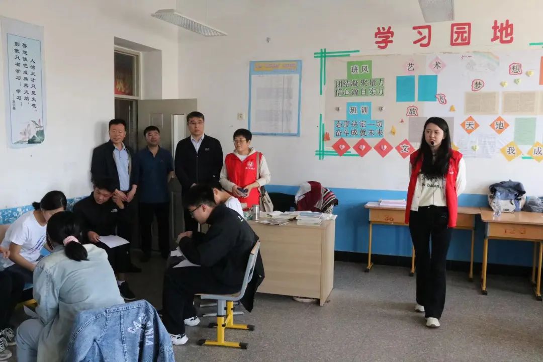 【校讯】汗水挥青春,微笑迎中考——郝官屯九年一贯制学校“微笑中高考”心理辅导活动 第7张