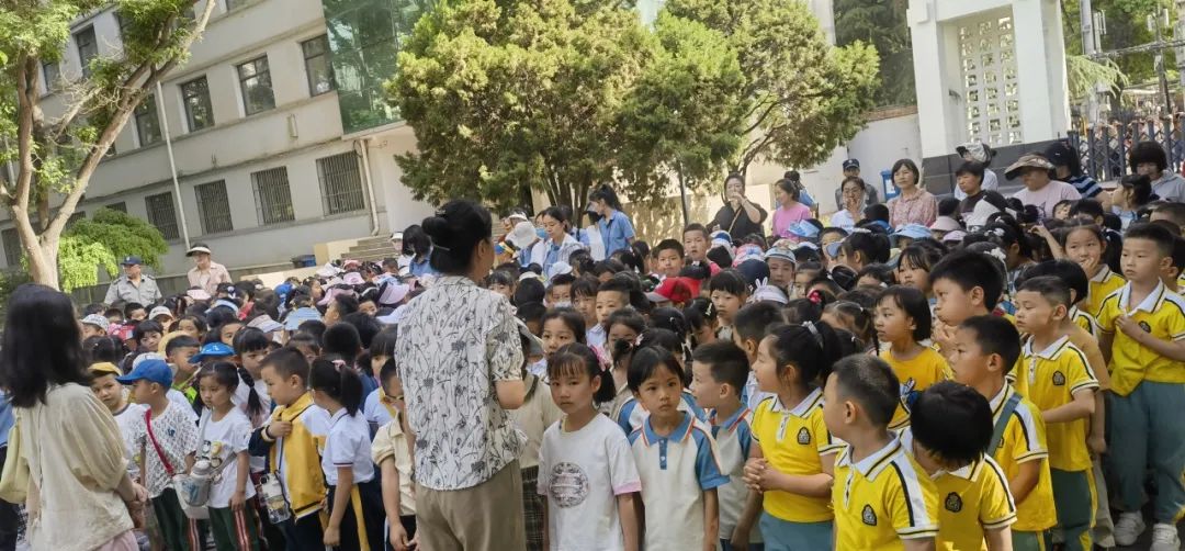 【特色活动】小学初体验  衔接促成长——安宁区幼儿园幼小衔接系列活动之走进小学 第31张