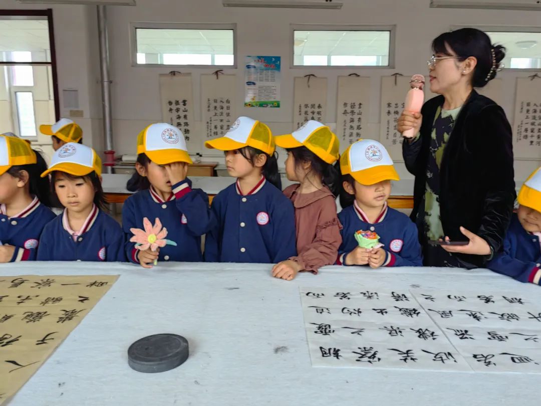 初夏“探”小学,一起“趣”成长 ——宁波路学校迎接宁波路幼儿园小朋友到校参观 第29张