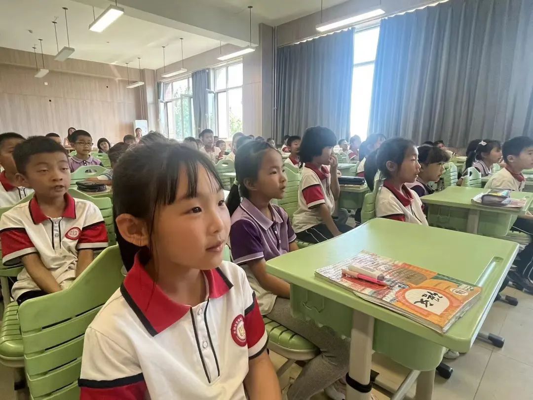 初探小学 共绘成长——金艺小学携手恒逸华庭幼儿园开展幼小衔接活动 第12张