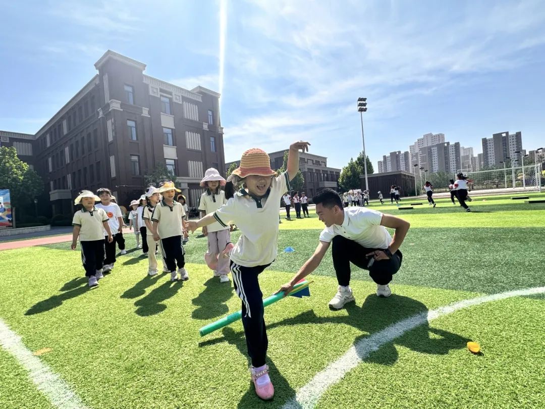 初探小学 共绘成长——金艺小学携手恒逸华庭幼儿园开展幼小衔接活动 第20张