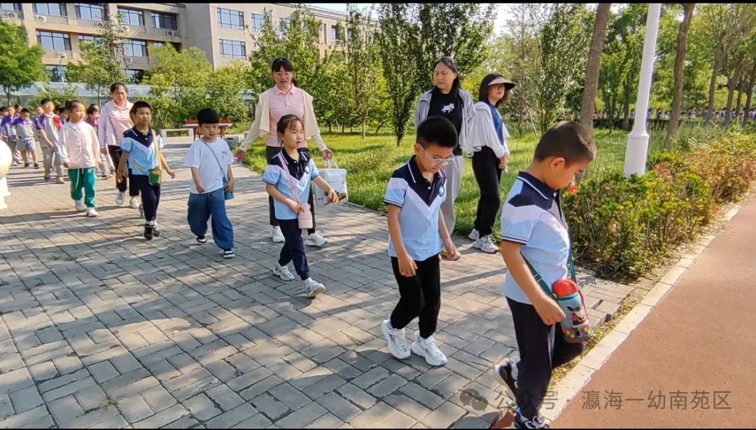 【南苑区·园所动态】初探小学 礼遇成长 ——瀛海一幼大班参观小学活动 第6张