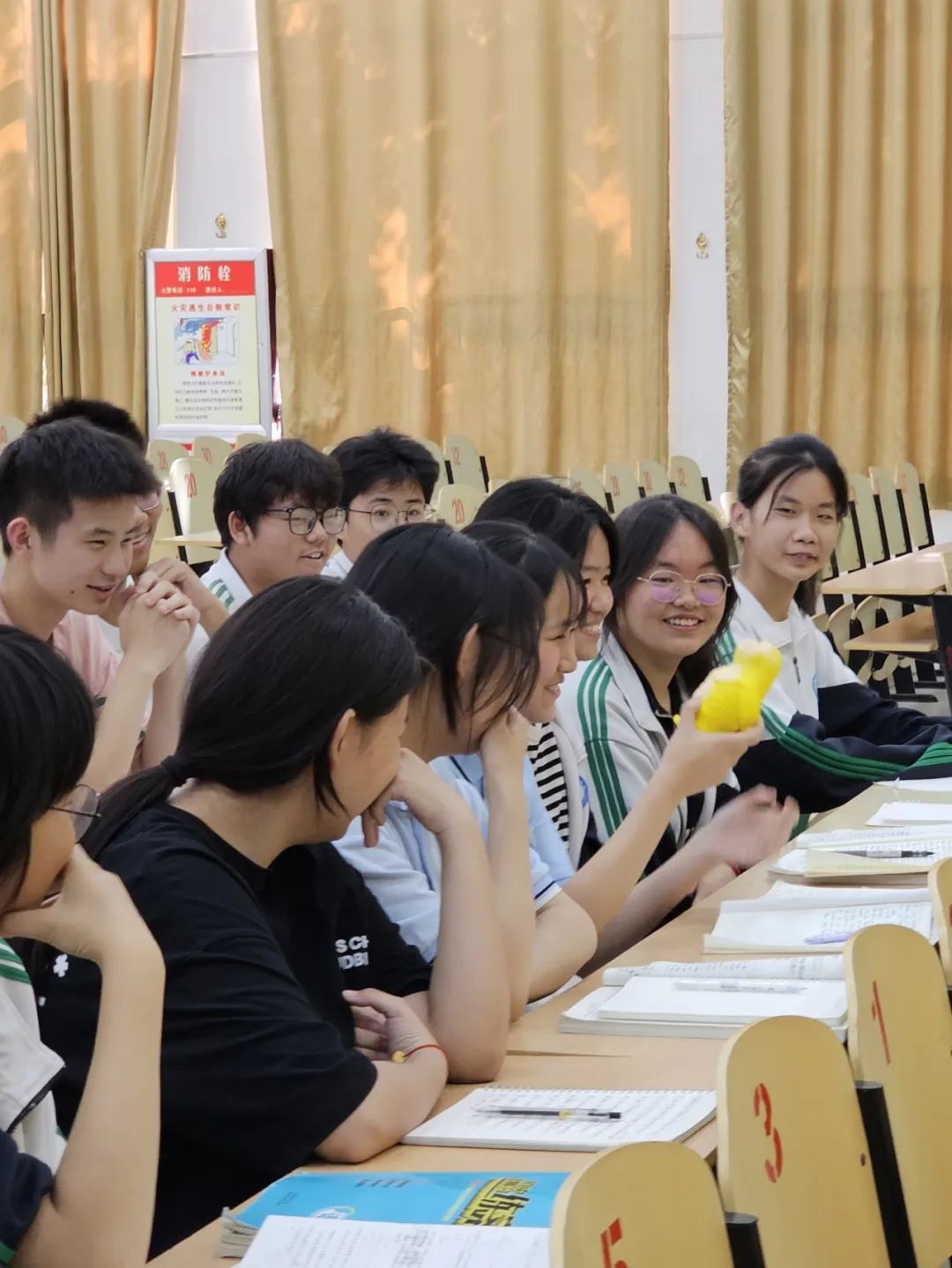 【凤山 | 心理讲座】减压赋能战中考 阳光总在风雨后——凤山学校举办全环境立德树人暨2024年中考心理辅导讲座 第16张