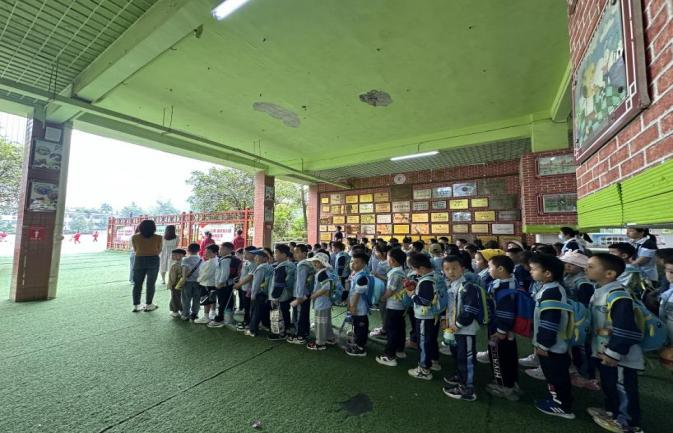 初探小学 礼遇成长——金海域社区红袖章系列活动之大手牵小手幼小衔接活动 第4张