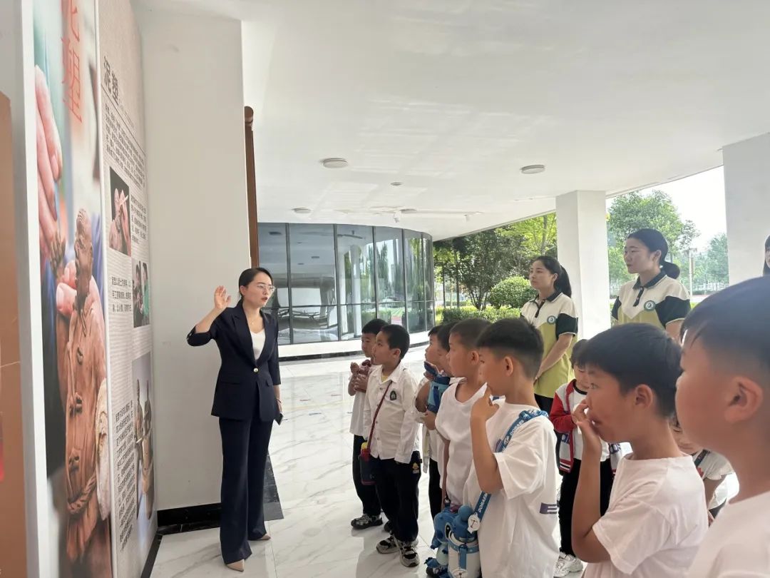 遇见文华 探秘小学 ——中牟县淳泽路幼儿园参观小学幼小衔接实践活动 第45张