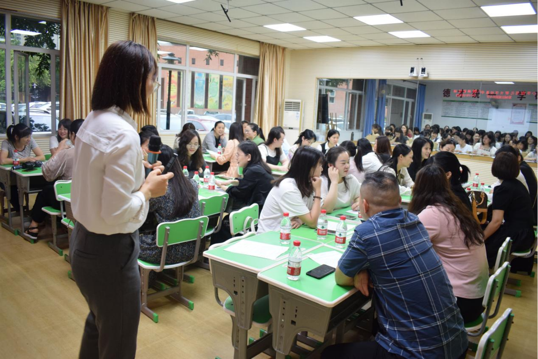 源城区雅居乐小学开展规范化家长学校集中授课案例教学研讨活动 第9张