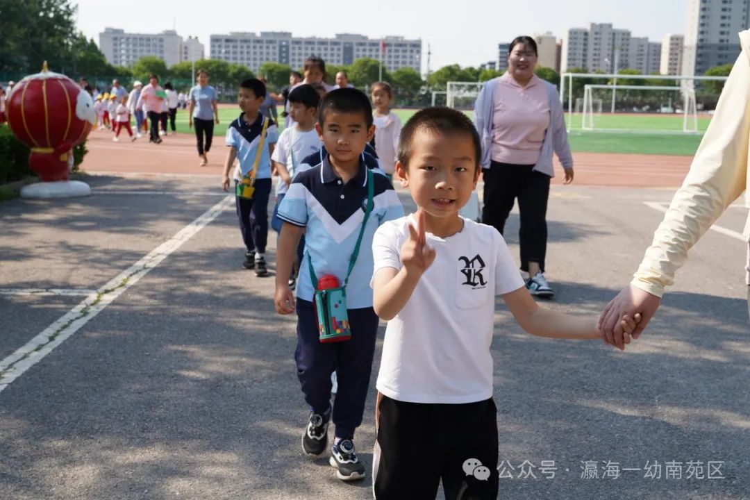 【南苑区·园所动态】初探小学 礼遇成长 ——瀛海一幼大班参观小学活动 第5张