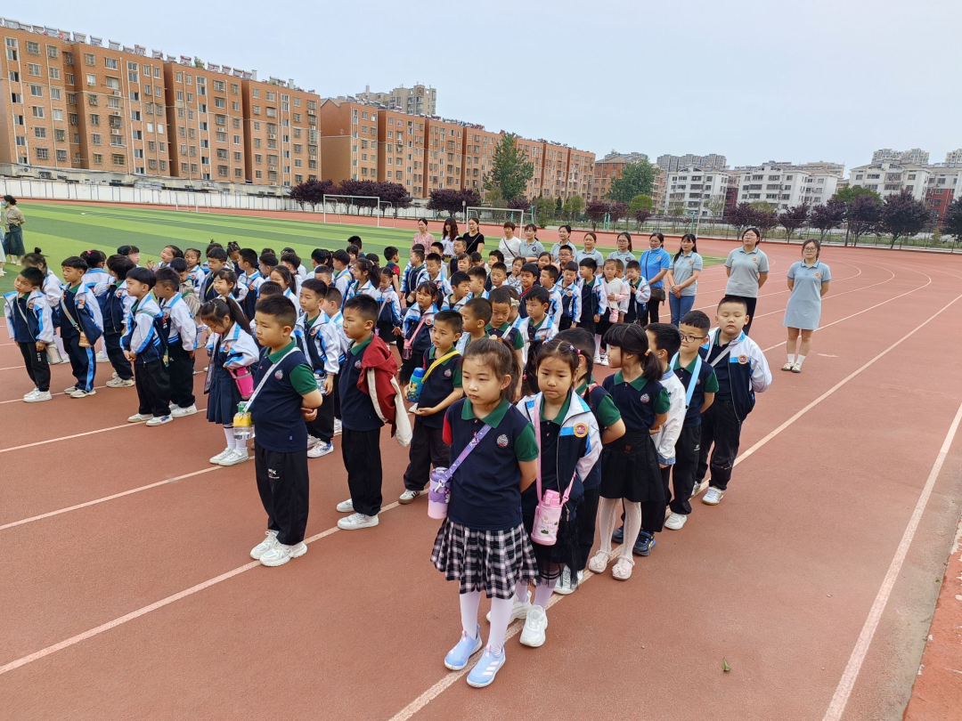 “初遇小学  感悟成长”——诺亚舟中联壹城幼儿园幼小衔接之参观小学活动 第34张