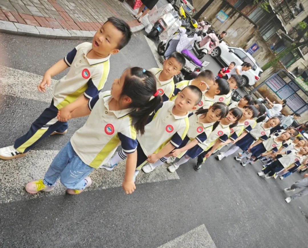 【市府·动态】赴成长之约 启小学之旅—安庆市政府机关幼儿园宜园园区 大班组开展参观小学活动 第5张