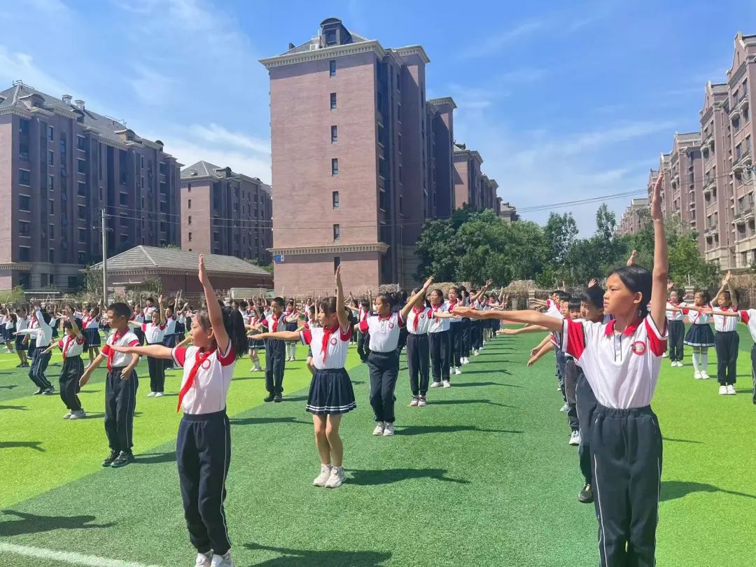 初探小学 共绘成长——金艺小学携手恒逸华庭幼儿园开展幼小衔接活动 第6张