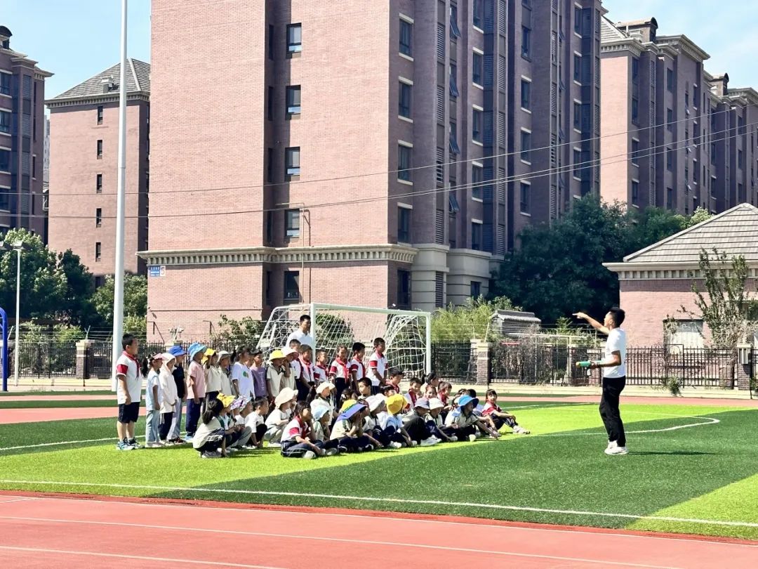 初探小学 共绘成长——金艺小学携手恒逸华庭幼儿园开展幼小衔接活动 第21张