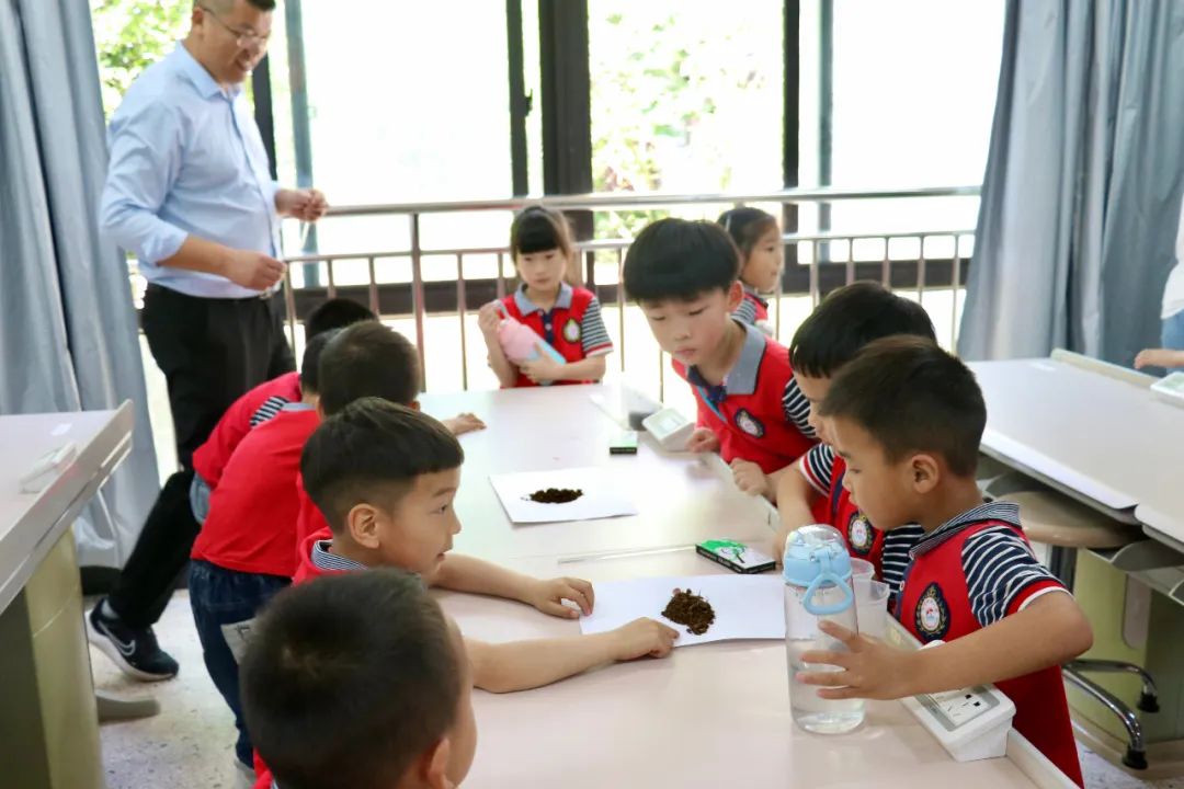 探秘小学 筑梦成长|玉环市红蜻蜓幼儿园到我校参观体验 第10张