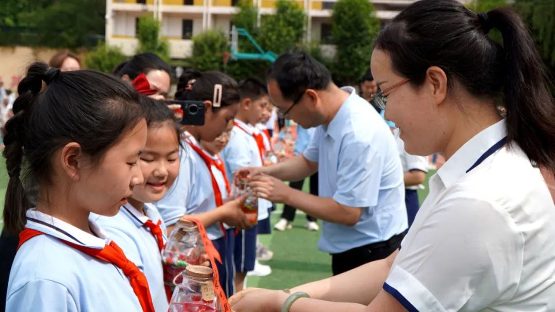 不负时光  感恩成长——杨陵区张家岗小学举行2020级学生“十岁成长礼”活动 第69张