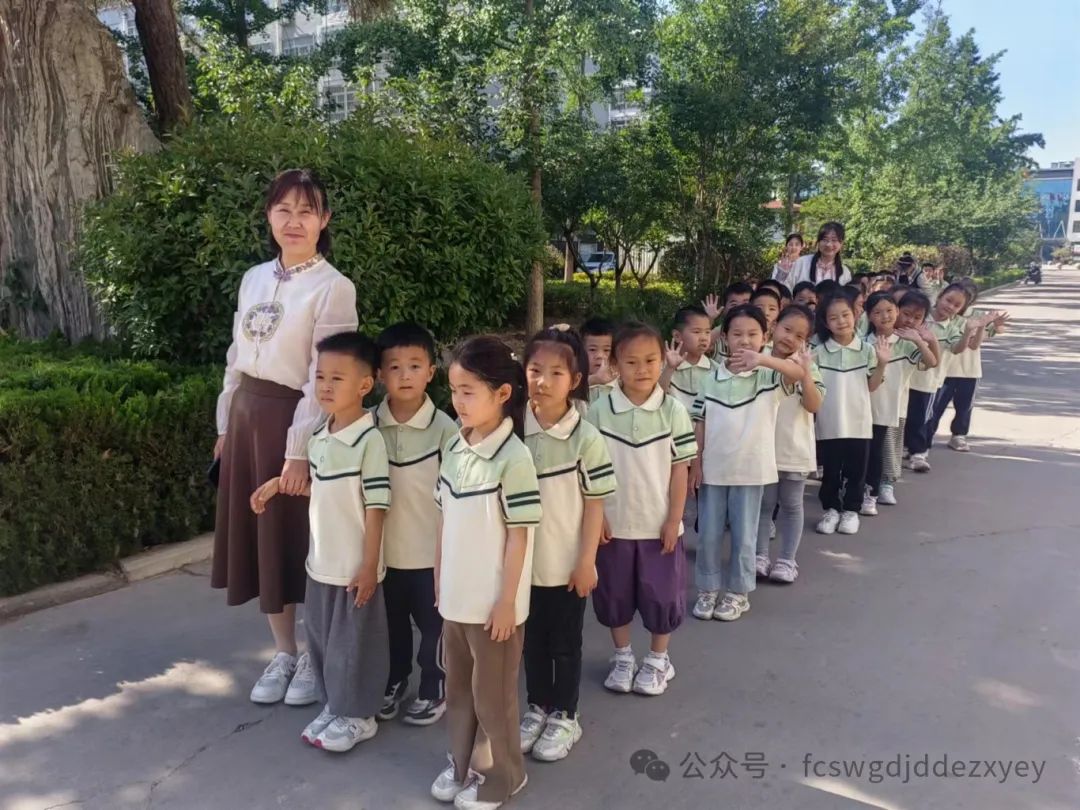 【小学初体验,衔接共成长】王瓜店街道第二中心幼儿园开展“守护育幼底线,成就美好童年”幼小衔接活动 第37张