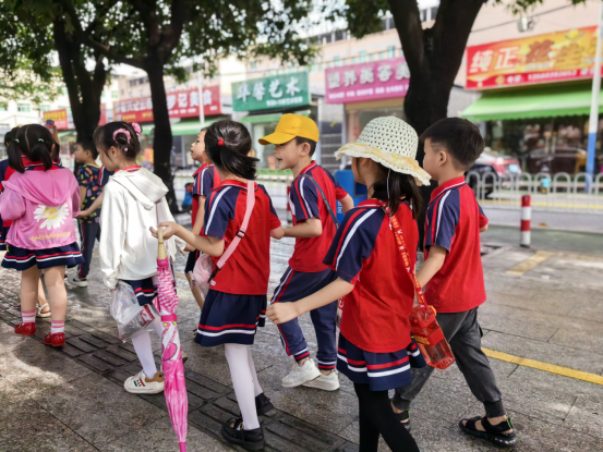 初探小学“幼”见成长——大沥佰星幼儿园走进盐步中心小学幼小衔接活动 第8张