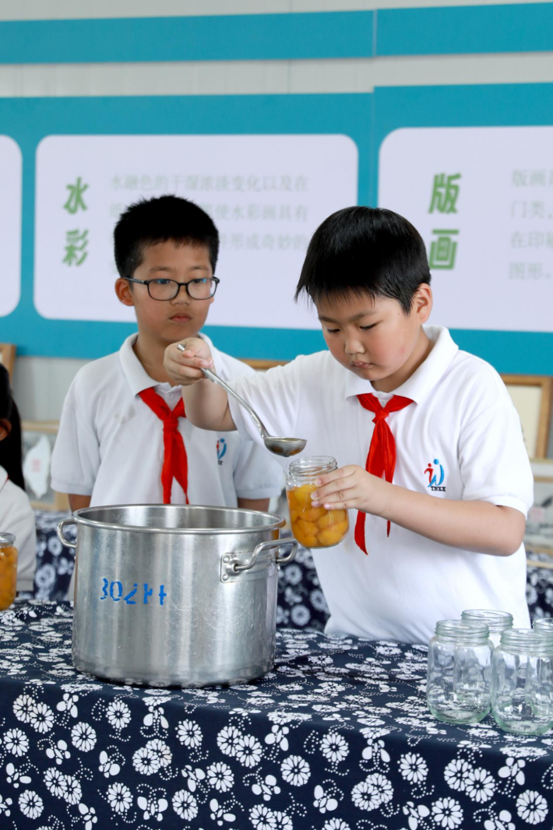 “巧手酿清甜,枇杷享清韵”——塘南小学李家桥校区枇杷节系列实践活动:枇杷罐头制作 第13张