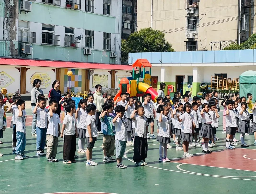 【幼小衔接】“亲爱的小学,我准备好啦” ——星光二幼大班入学准备大闯关 第6张