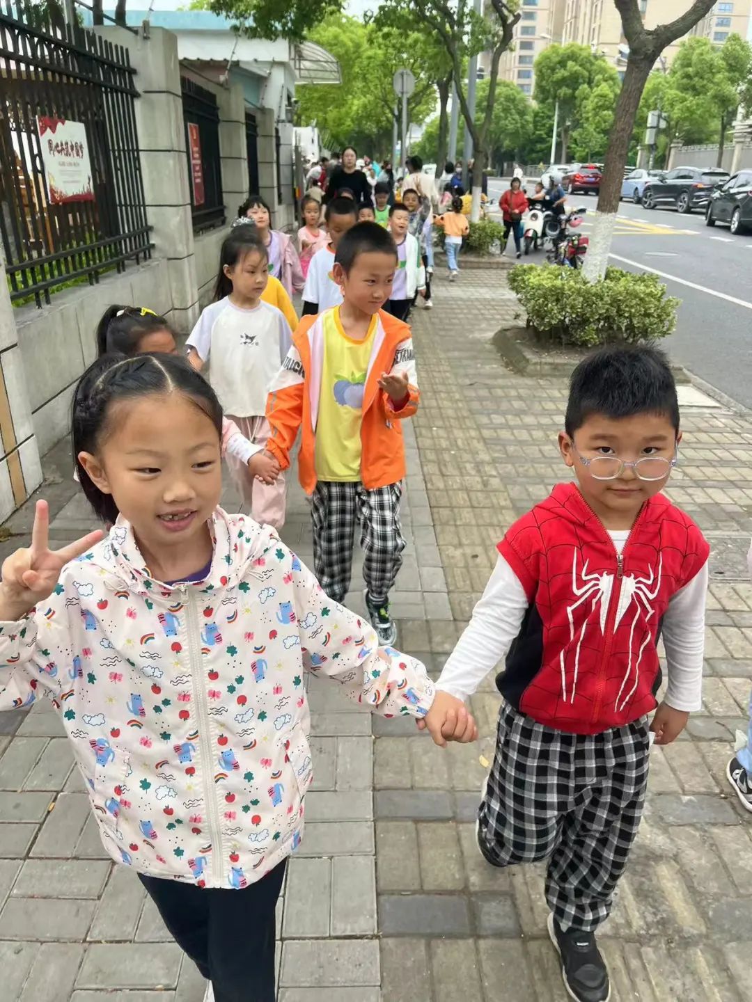 【靖海之星教育集团】【幼儿成长】走进小学,初探成长——彭镇幼儿园大班组参观小学活动 第2张