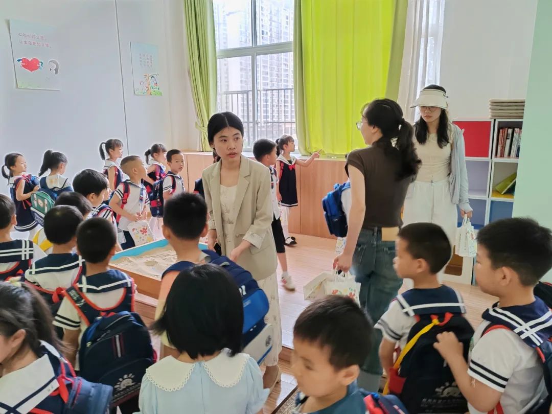 小学初体验,衔接助成长——龙南市龙洲小学幼小衔接之参观校园活动 第24张