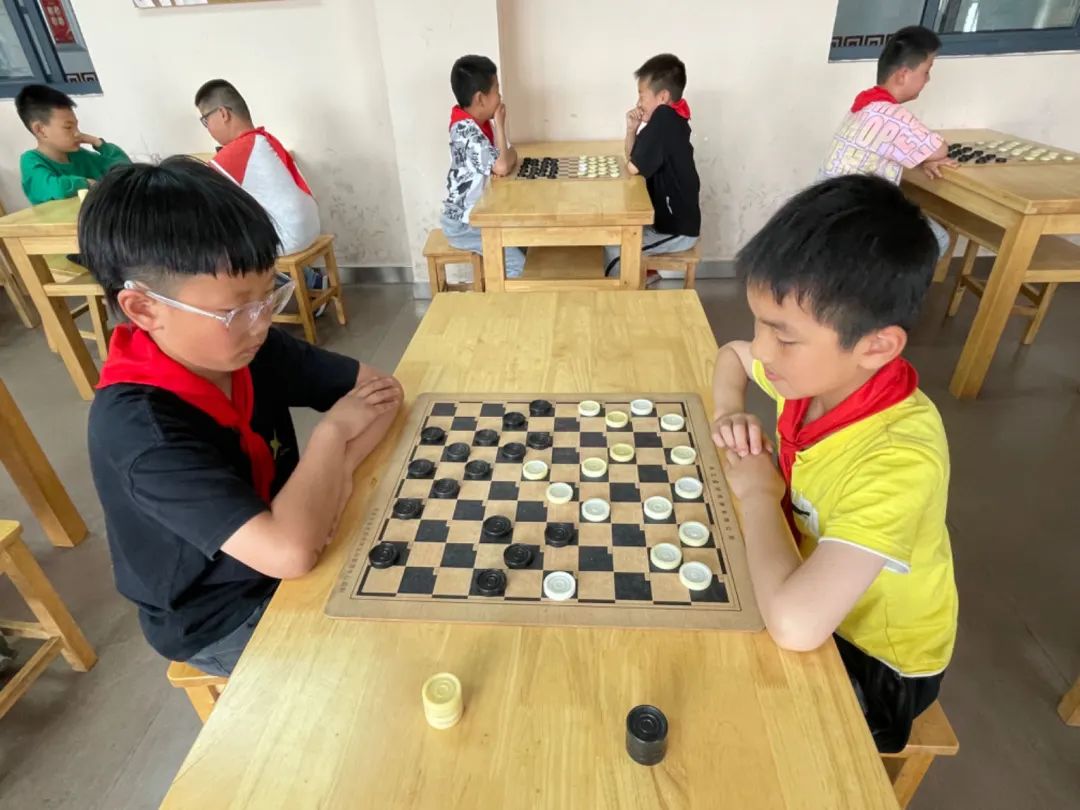 棋乐无穷 弈路成长——2024年天生港小学国际跳棋“棋王、棋后”争霸赛 第13张