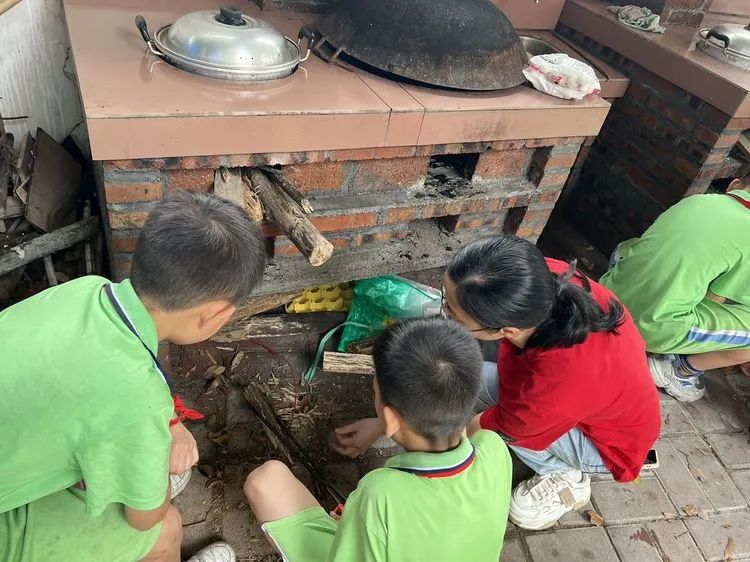 劳动点亮夏天,实践成就梦想——黄场小学三2班童年炊烟实践活动 第4张