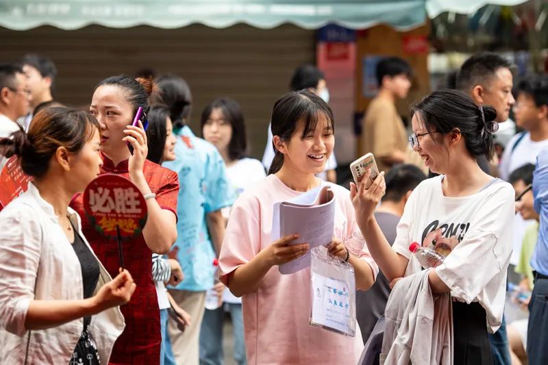 高考后选择留学是否太晚?分数不够也能上名校? 第1张