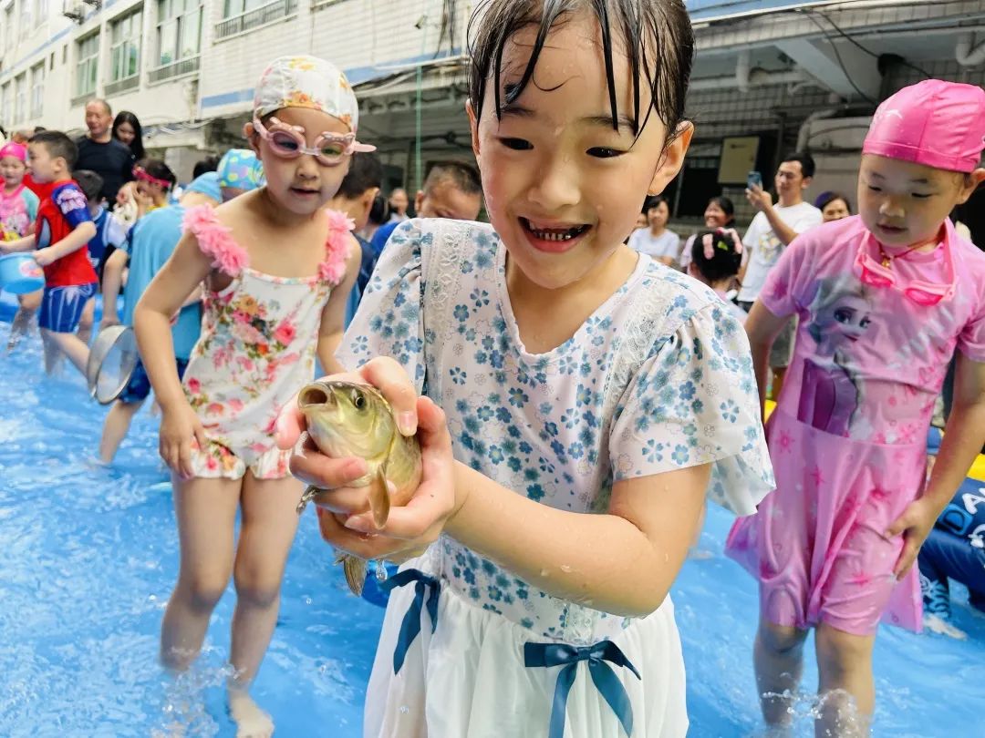 欢乐儿童节|在实验小学幼儿园以水为伴 玩嗨水世界 第30张