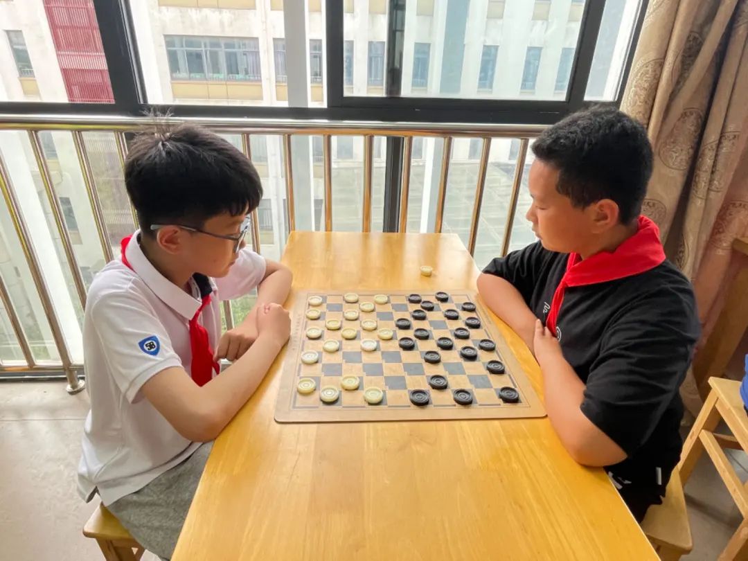 棋乐无穷 弈路成长——2024年天生港小学国际跳棋“棋王、棋后”争霸赛 第18张