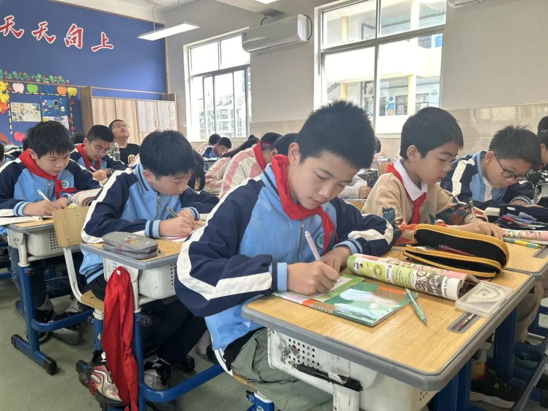 启明城东|城东小学举行三至六年级英语书写比赛 第21张