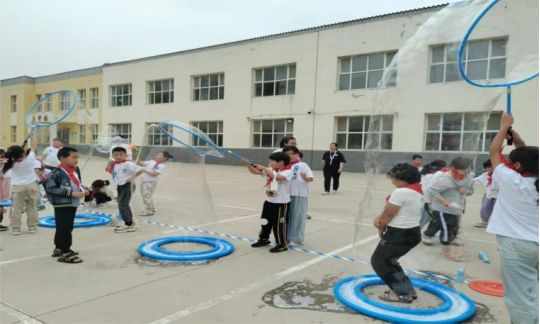 广宗县西板台小学举办“童心探索 科技梦”联想科技节 第5张